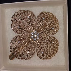 Hair clip w/ crystals